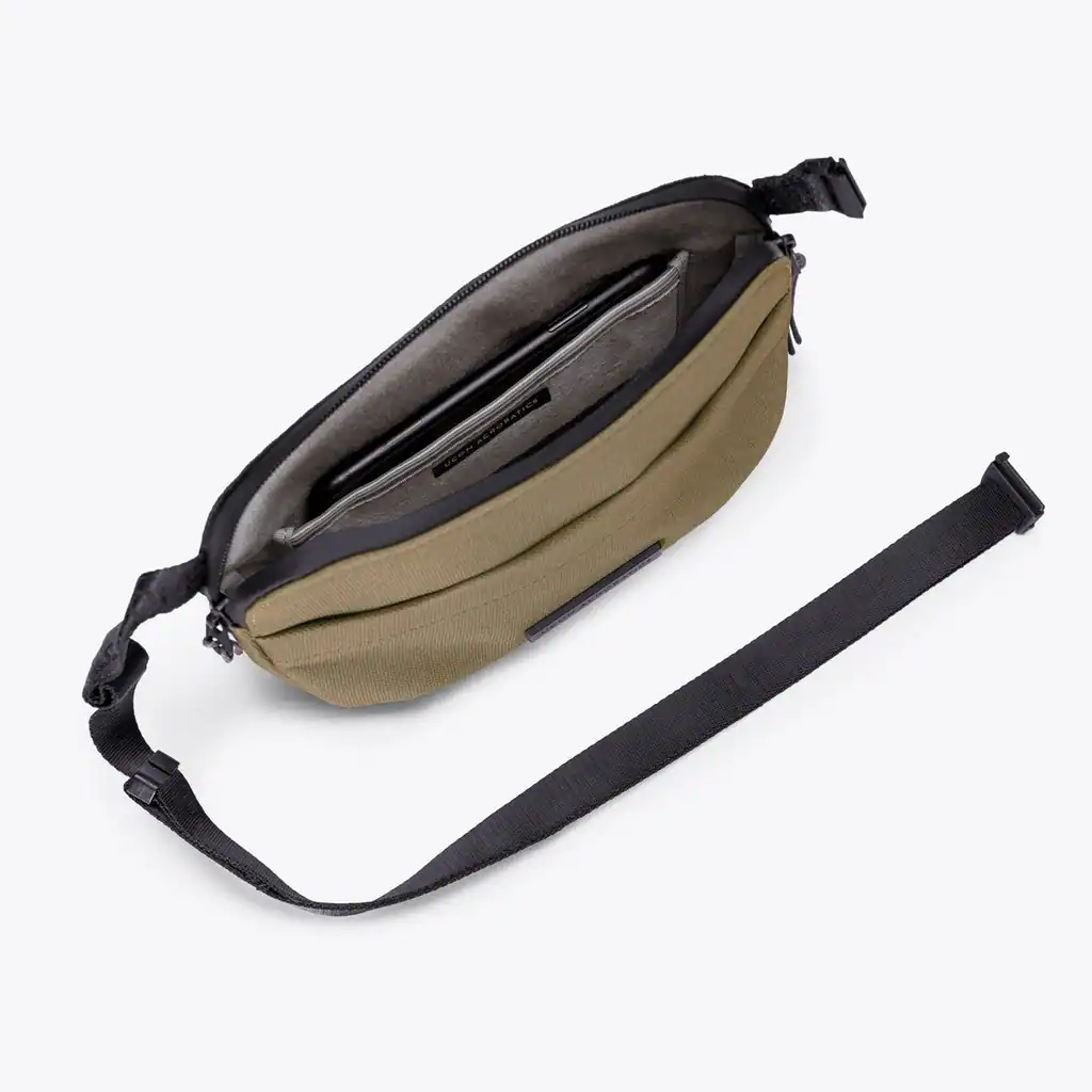 Melvin Crossbody Bag